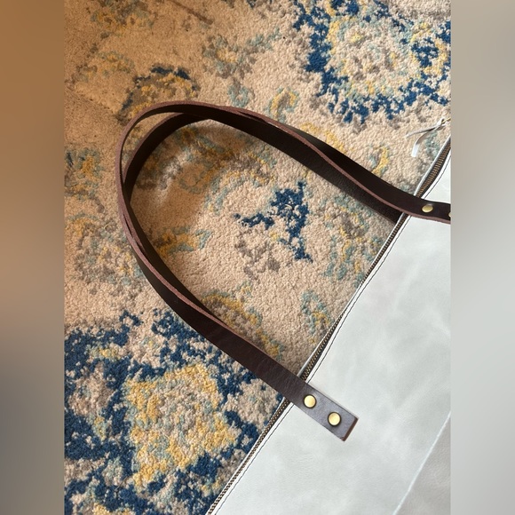 NEW 🦄 Portland Leather Beluga Large Zip Tote 🦄 - Picture 8 of 16